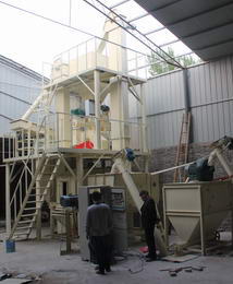 河南原陽(yáng)綠?？?中型顆粒飼料機(jī)組